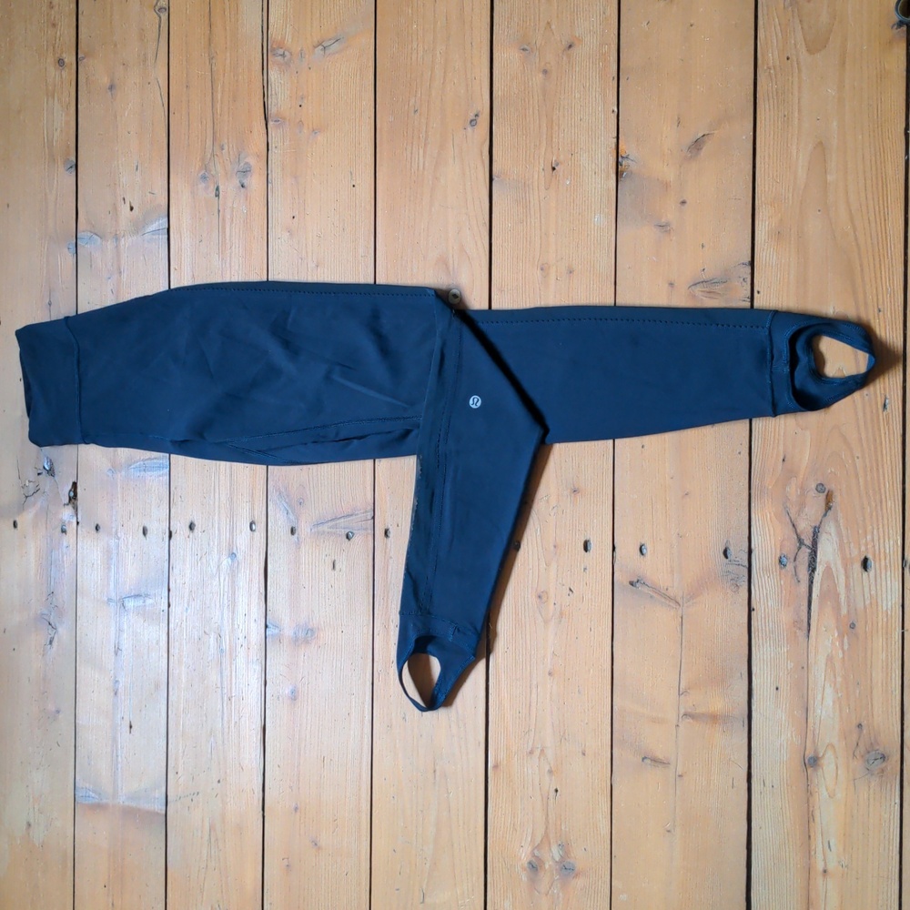 EUC Lululemon black leggings